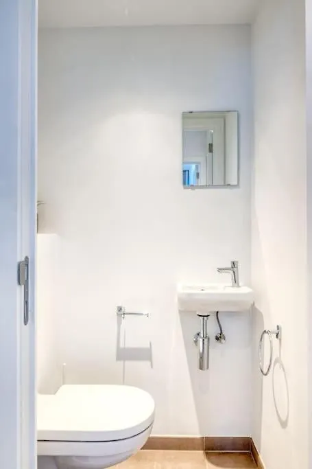 Cozy 4-Guest Apartment In Ostend